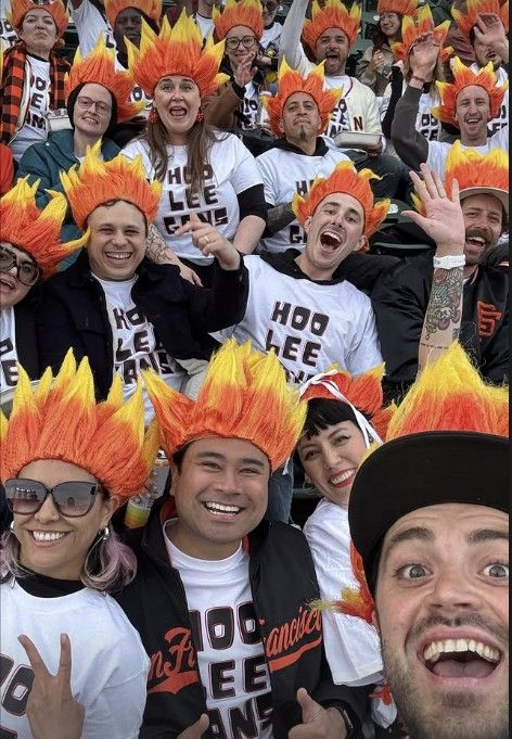 샌프란시스코 자이언츠의 한국인 외야수 이정후를 응원하는 팬클럽 후리건스(Hoo Lee Gans)가 주목 받고 있다. 사진 카일 스밀리 SNS 캡처