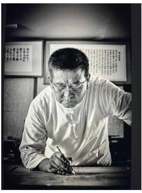 [서울=뉴시스] 국가무형유산 대목장 보유자로 인정 예고된 이광복 씨 (사진=국가유산청 제공) 2025.08.01. photo@newsis.com *재판매 및 DB 금지