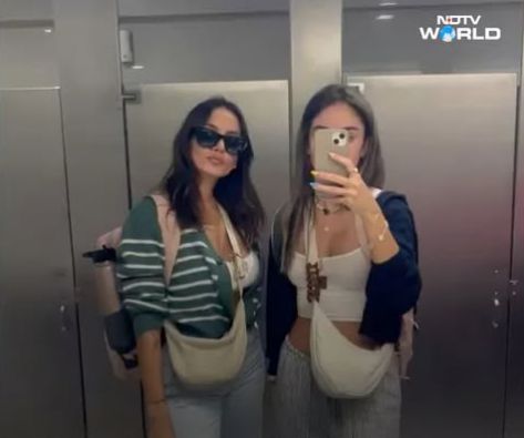 지난해 10월  ‘크롭톱’(배꼽티) 차림으로 스피릿 항공 여객기에 탑승했다가 ‘부적절한 복장’을 이유로 탑승을 거부당한 여성. 자료 : NDTV