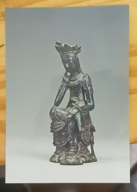 반가사유상 사진을 활용한 도쿄국립박물관의 엽서.