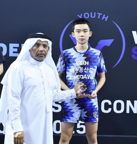 WTT 유스 스타 컨텐더 도하 U-19, U-15 단식 우승을 석권한 이승수(오른쪽)[WTT 인스타그램 캡처. 재판매 및 DB 금지]