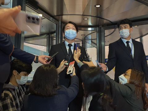 안철수 국민의당 대표가 26일 고(故) 이건희 삼성그룹 회장의 빈소를 방문해 조문했다.(사진=공지유 기자)