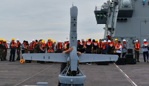 2024년 6월 해군 독도함에서 전투실험을 진행하고 있는 'V-BAT' 수직이착륙무인기 /사진제공=퀀텀에어로