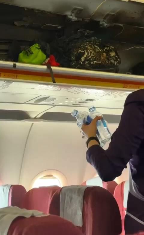 홍콩항공 여객기 화재. [사진 출처 = 홍콩 매체 싱타오 갈무리]