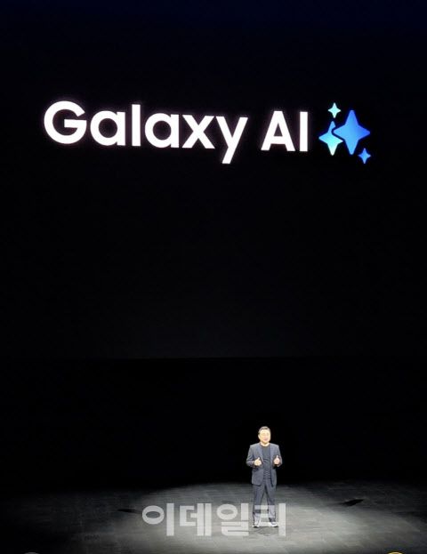 2일 미국 새너제이 SAP센터에서 ‘갤럭시 언팩 2025’가 개최됐다. 노태문 삼성전자 MX 사업부장(사장)이 발표를 하고있다(사진=윤정훈 기자)