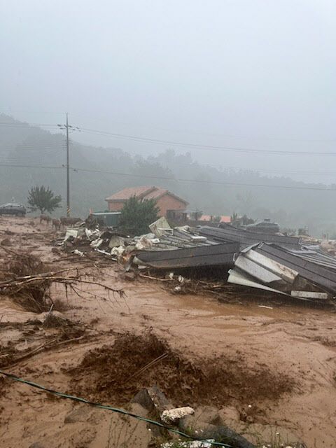 19일 경남 산청군 산청읍 부리 마을에 폭우와 산사태로 일부 주택이 파손돼 있다. 2025.7.19 (사진=연합뉴스)