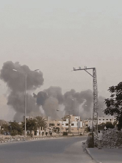 이스라엘군이 가자지구 남부 칸유니스의 유럽병원을 공습한 장면. /X(옛 트위터)