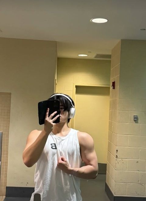 [서울=뉴시스] 윤후. (사진=윤후 인스타그램 캡처) 2025.12.09. photo@newsis.com *재판매 및 DB 금지