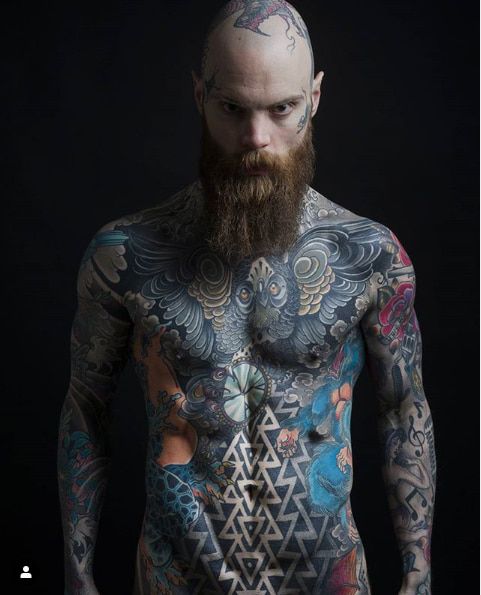 실뱅 헬레인이 얼굴 전체에 문신을 하기 전인 2017년 2월의 모습 /인스타그램