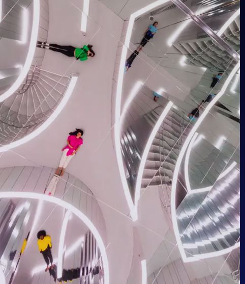 몰입형 전시장 '슈퍼블루'에 연출된 작품[인천경제자유구역청 제공. 재판매 및 DB 금지]