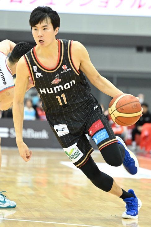 이현중이 2023-24 일본프로농구 1부리그 28라운드 홈경기에서 히로시마 드래곤플라이즈를 상대하고 있다. 사진=오사카 에베사 공식 SNS