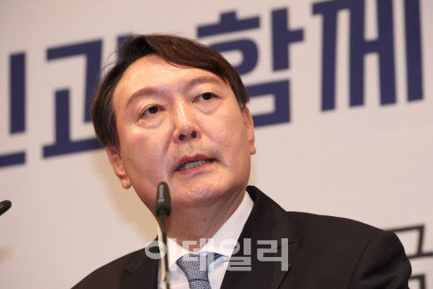 윤석열 전 검찰총장이 지난 6월 서울 서초구 매헌 윤봉길 의사 기념관에서 대선출마 선언을 하고 있다.(사진=국회사진취재단)