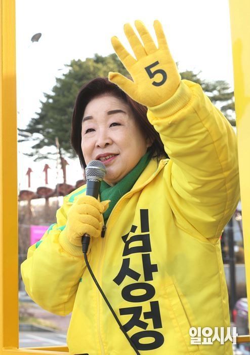 지난해 4·2 총선에 출마해 경기도 고양시 인근서 선거운동 중인 심상정 후보 ⓒ문경덕 기자