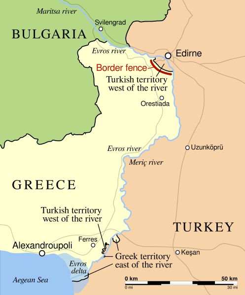 그리스는 2021년 8월 튀르키예와 육로로 통하는 국경 지역에 튀르키예와의 국경에 길이 35㎞, 높이 5m 철제장벽을 세웠다. (빨간색으로 칠한 부분) 그리스는 지난달 1억 유로(약 1391억 3600만 원)를 들여 이 장벽을 2배 더 연장하는 방안을 발표했고, 앞으로 튀르키예 국경 전체에 장벽을 설치한다는 계획이다. 출처: 난민자의 도시