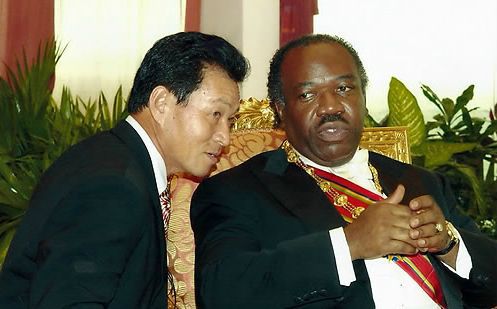 박상철 전 봉고 대통령 경호실장의 경호 모습.