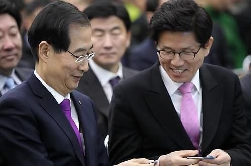 한덕수 무소속 예비후보(왼쪽)와 김문수 국민의힘 대선 후보 [사진=연합뉴스]