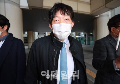 이재웅 전 쏘카 대표가 지난 2021년 3월 타다 불법 논란 관련 항소심 2차 공판을 마친 후 법원을 나서고 있는 모습. (사진=방인권 기자)