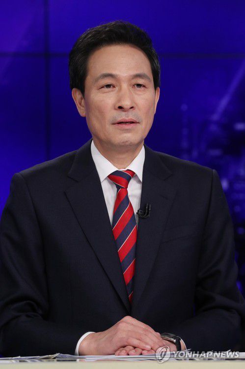 발언하는 우상호 후보지난 25일 밤 여의도 KBS에서 열린 더불어민주당 후보 경선 토론회에서 우상호 후보가 발언하고 있다.[국회사진기자단] photo@yna.co.kr