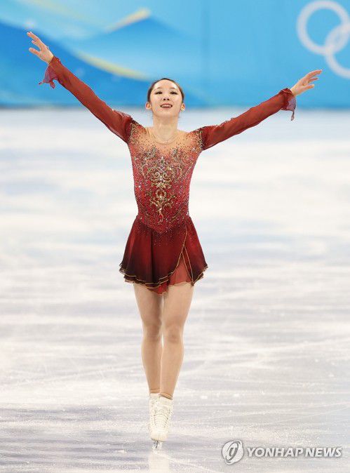 [올림픽] 아름다운 연기(베이징=연합뉴스) 황광모 기자 = 김예림이 17일 오후 중국 베이징 캐피털 실내경기장에서 열린 2022 베이징 동계올림픽 피겨스케이팅 여자 싱글 프리스케이팅에 출전해 오페라 '투란도트' 중 바이올린 판타지 음악에 맞춰 연기를 펼치고 있다. 2022.2.17 hkmpooh@yna.co.kr