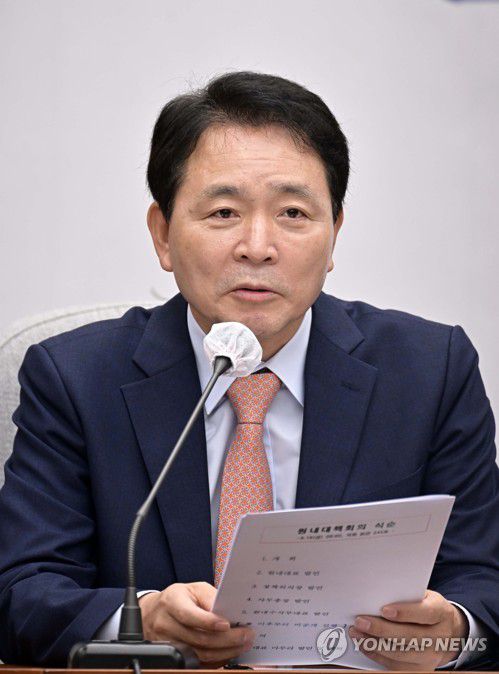 발언하는 성일종(서울=연합뉴스) 이정훈 기자 = 국민의힘 성일종 정책위의장이 16일 오전 국회에서 열린 원내대책회의에서 발언하고 있다. 2022.9.16 [국회사진기자단] uwg806@yna.co.kr