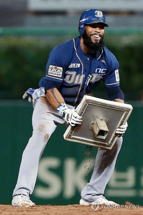 2014년 KBO리그 최초 40-40을 달성한 에릭 테임즈[연합뉴스 자료사진]