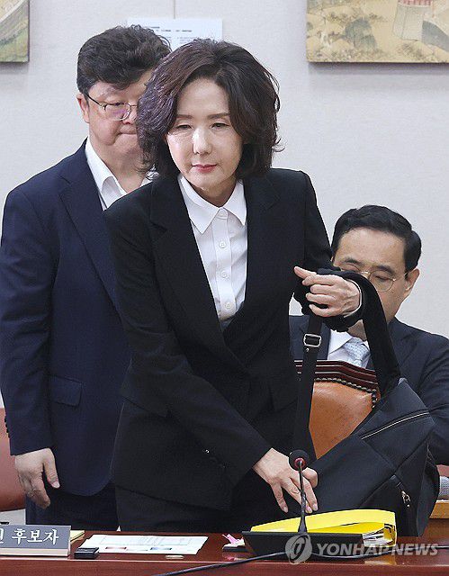 인사청문회 출석하는 이진숙 후보자(서울=연합뉴스) 김주형 기자 = 이진숙 사회부총리 겸 교육부 장관 후보자가 16일 서울 여의도 국회 교육위원회에서 열린 인사청문회에 출석하고 있다. 2025.7.16 kjhpress@yna.co.kr