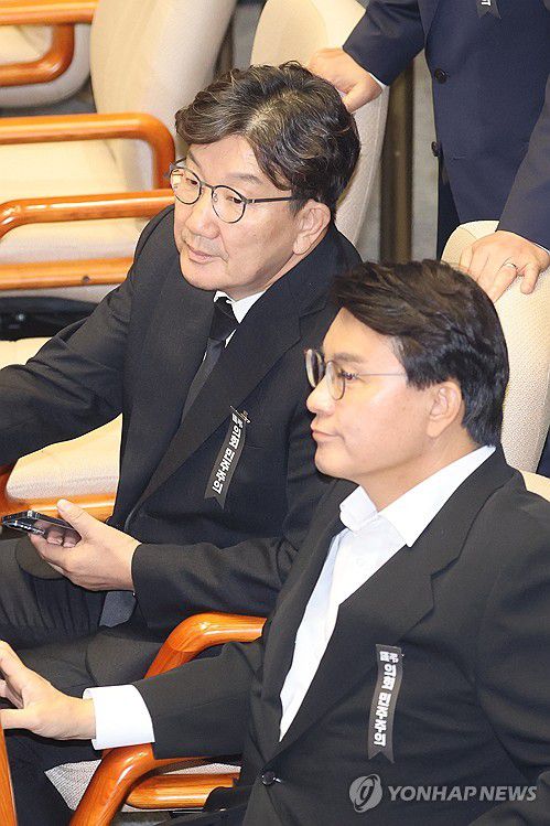 본회의 참석한 권성동 의원(서울=연합뉴스) 김주성 기자 = 국민의힘 권성동 의원이 1일 서울 여의도 국회 본회의장에서 열린 제429회 정기국회 개회식에 참석해 있다. 2025.9.1 utzza@yna.co.kr