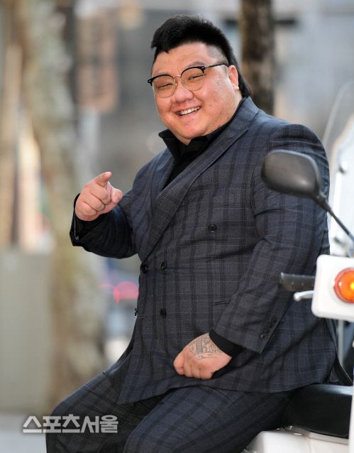 낙천적인 성격의 김재훈. 아무리 일이 많아도 즐거우면 시간이 가는 줄 모르는 쾌남아다. 이주상기자 rainbow@sportsseoul.com