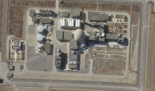 이스라엘 미사일의 공격을 받은 이란 아라크 중수로 시설. AP연합뉴스