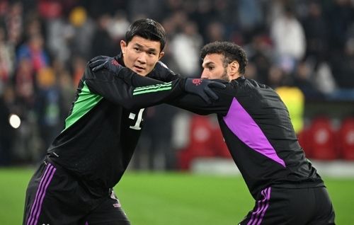 바이에른 뮌헨의 김민재가 갈라타사라이와의 유럽축구연맹 챔피언스리그 조별리그 홈경기를 앞두고 몸을 풀고 있다. 뮌헨 로이터 연합뉴스