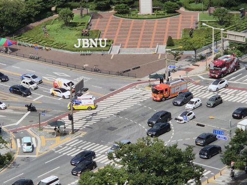 전북소방본부가 올해 상반기 긴급차량 우선신호제어시스템 운영 결과 병원이송 시간이 평균 4분 37초 단축됐다. 전북소방본부 제공