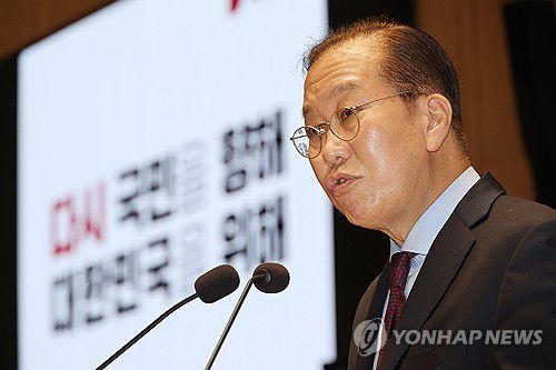 (서울=연합뉴스) 박동주 기자 = 국민의힘 권영세 비상대책위원장이 5일 서울 여의도 국회에서 열린 의원총회에서 발언하고 있다. 2025.5.5 pdj6635@yna.co.kr