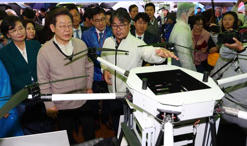 경북 김천 방문한 이재명 후보. [사진 제공] 연합뉴스