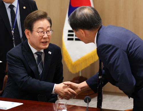 [대통령통신사진기자단]