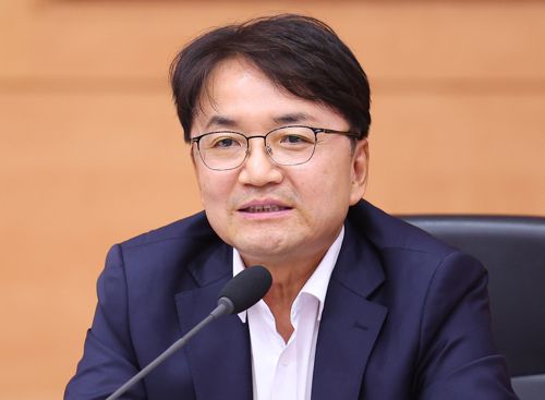 행정안전부 김광용 재난안전관리본부장이 11일 정부서울청사 별관에서 열린 폭염 대책 관계기관·전문가 합동토론회에서 발언하고 있다. 2025.7.11
   [연합뉴스 제공]