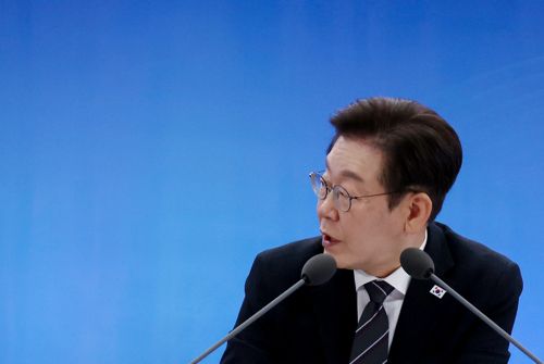 발언하는 이재명 대통령
    (인천=연합뉴스) 한상균 기자 = 이재명 대통령이 5일 인천 송도 컨벤시아에서 열린 바이오 혁신 토론회에서 발언하고 있다. 2025.9.5
    xyz@yna.co.kr
(끝)


<저작권자(c) 연합뉴스, 무단 전재-재배포, AI 학습 및 활용 금지>