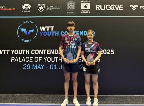 유예린(오른쪽)과 권혁(사진: 포스코인터내셔널)