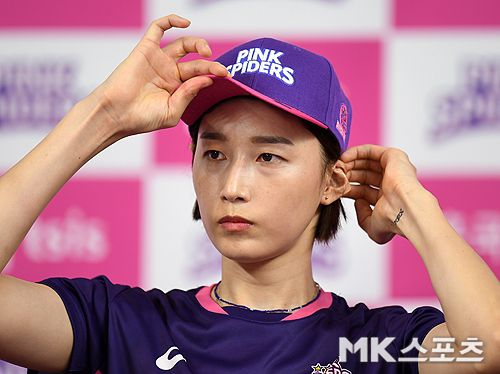 흥국생명 핑크스파이더스 배구단 미디어데이가 29일 진행됐다. 기자회견에 참석한 김연경. 사진(경기도 용인)=천정환 기자