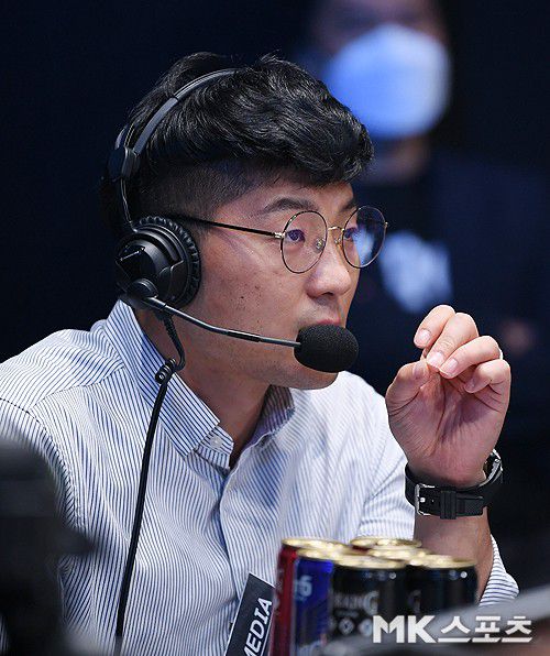 로드FC 전 챔피언 권아솔이 인터넷방송 개인 채널을 통해 매주 금요일 ‘격투뒷담화’라는 프로그램을 진행한다. 사진=MK스포츠DB