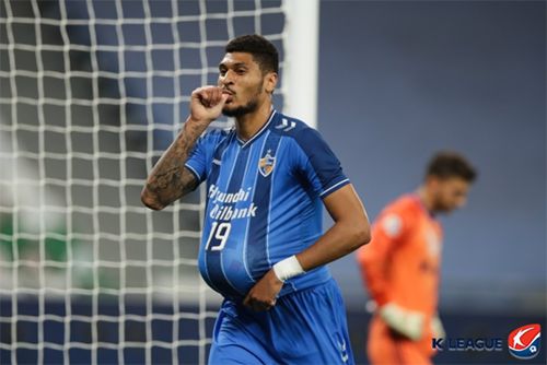 비욘존슨은 6일(현지시간) 열린 2020 AFC 챔피언스리그 16강 멜버른 빅토리전에서 2골을 터뜨리며 울산 현대의 3-0 승리를 견인했다. 사진=한국프로축구연맹 제공