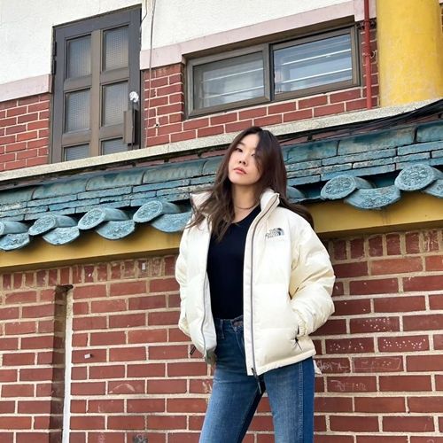 모델 한혜진도 패딩을 입은 채 시크함을 뽐냈다. 사진 = 한혜진 SNS