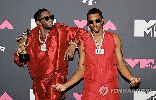 미국 힙합계의 대부로 알려진 ‘퍼프대디’라는 예명의 션 디디 콤스와 그의 아들 크리스천 킹 콤스가 성폭행 혐의로 법적 곤경에 처했다.  / 사진 = 연합뉴스