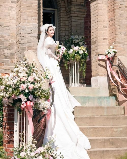 아이유가 ‘폭싹 속았수다’ 마지막 막을 맞아 또 한 번 웨딩 여신으로 등장했다. 사진=아이유 SNS