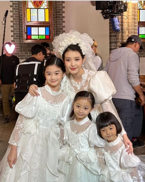 아이유가 ‘폭싹 속았수다’ 마지막 막을 맞아 또 한 번 웨딩 여신으로 등장했다. 사진=아이유 SNS