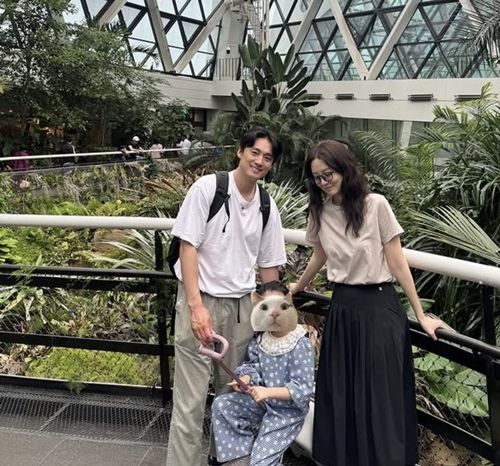 방송인 오상진·김소영 부부가 비 오는 주말, 딸과 함께한 감성 가득한 나들이를 공개했다. 사진=김소영 SNS