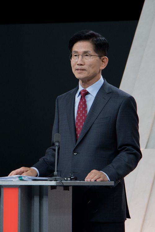 27일 서울 상암 MBC스튜디오에서 열린 21대 대선후보 3차 토론회에 국민의힘 김문수 후보. [사진 = 국회사진기자단]