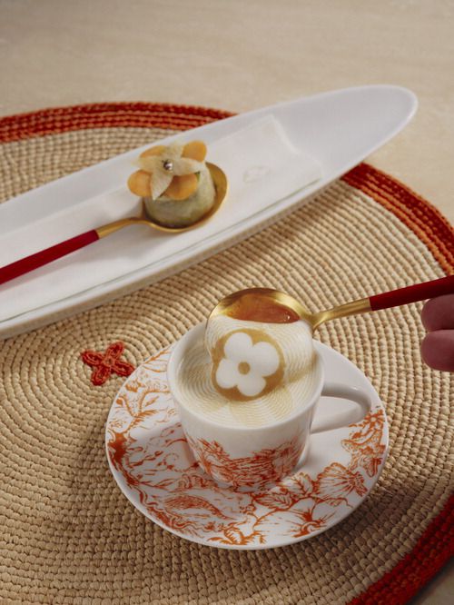 아르노 동켈레&막심 프레데릭 앳 루이비통 생 트로페