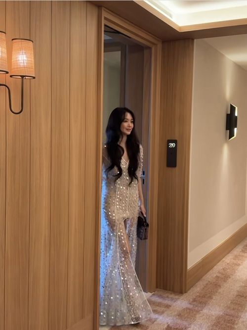 배우 신민아가 영화 같은 비주얼을 선보였다. 사진=신민아 SNS