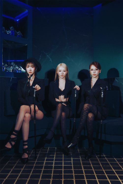 28일 오후 드림캐쳐 유닛 유아유(UAU)의 첫 번째 미니앨범 ‘Playlist #You Are You(플레이리스트 # 유 아 유)’ 발매 기념 쇼케이스가 열린다.