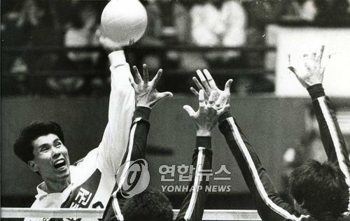 고려증권 시절 장윤창 선수의 타점 높은 스파이크. 연합뉴스